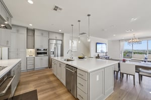 Mateo Miller Cir-S0404-015.jpg