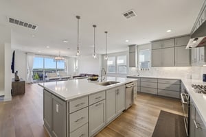 Mateo Miller Cir-S0404-017.jpg