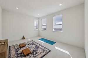 Mateo Miller Cir-S0404-020.jpg