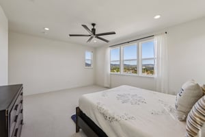 Mateo Miller Cir-S0404-023.jpg