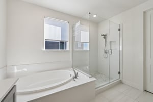 Mateo Miller Cir-S0404-026.jpg