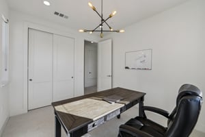 Mateo Miller Cir-S0404-028.jpg