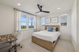 Mateo Miller Cir-S0404-032.jpg