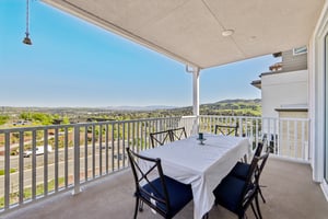 Mateo Miller Cir-S0404-041.jpg