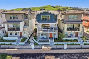 Mateo Miller Cir-S0404-053.jpg