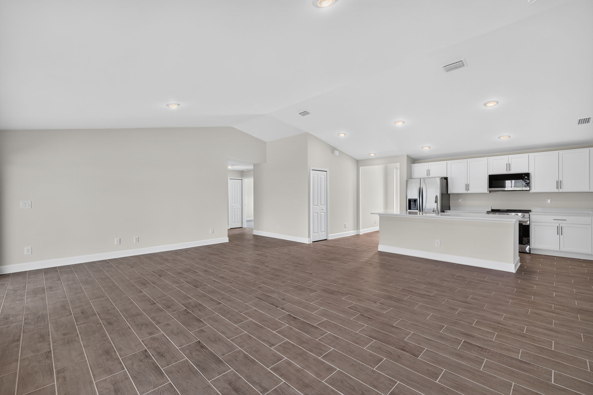 Living Room 3 of 5