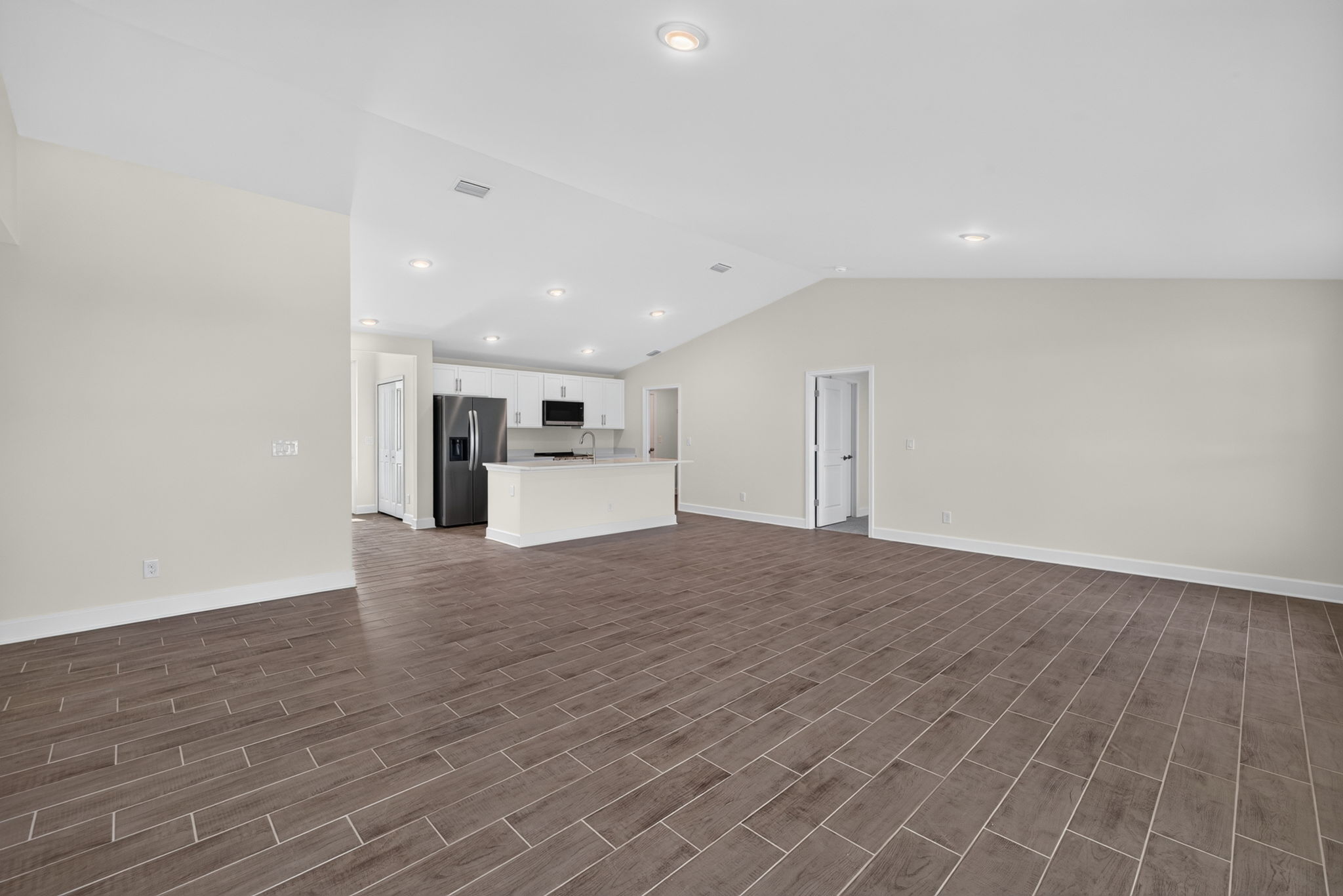 Living Room 4 of 5