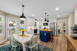 Kitchen/Breakfast Area