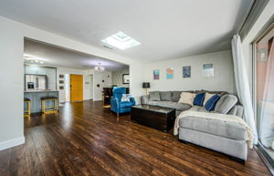Living Room 3-2