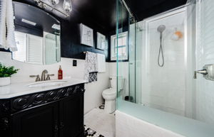 Master Bathroom 1a-2