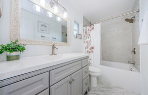 Bathroom 2a-2