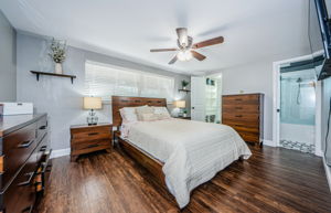 Master Bedroom 1a-2