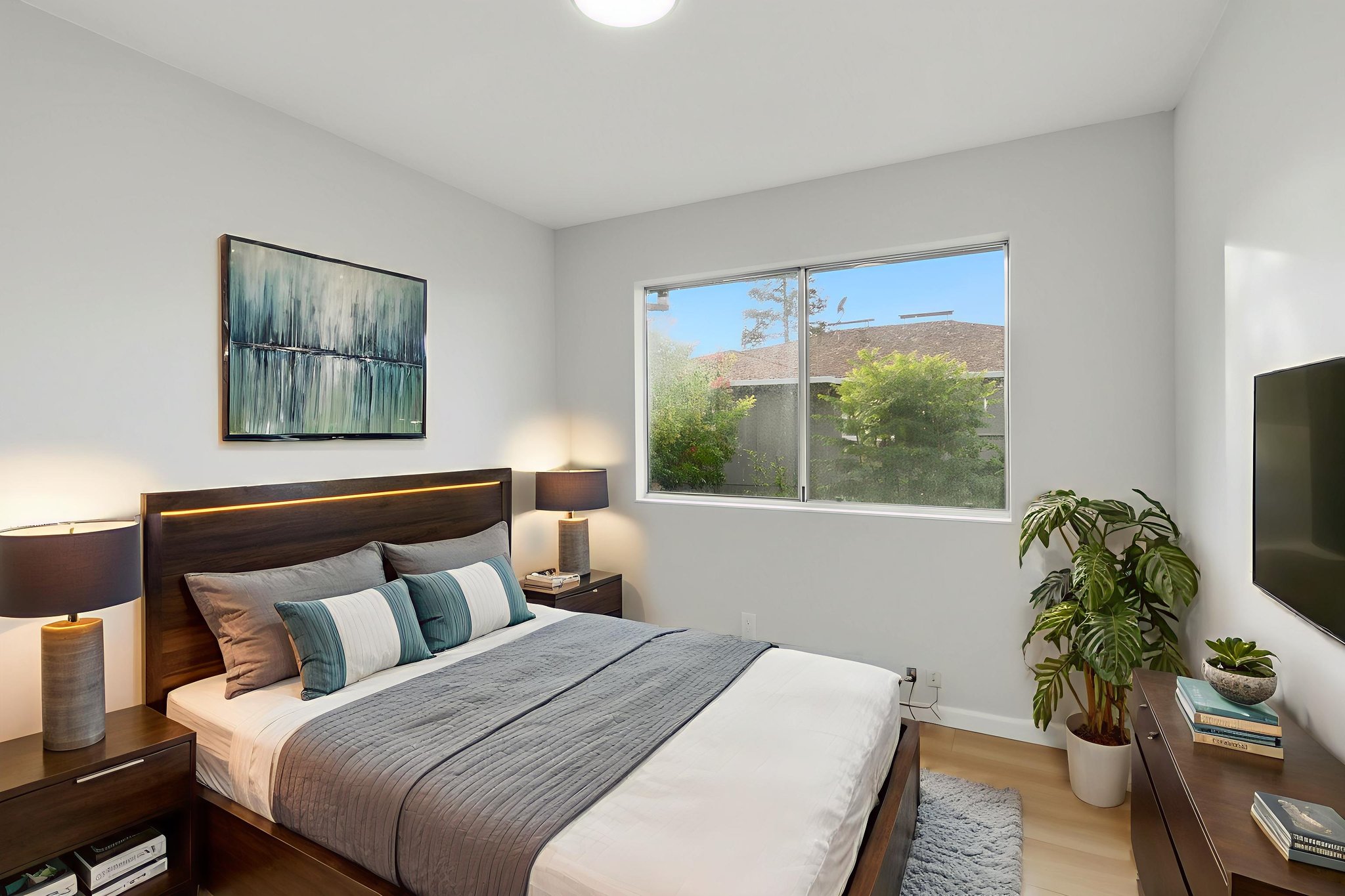 019_F8_1107 Reed Ave apt c virtually staged.jpeg