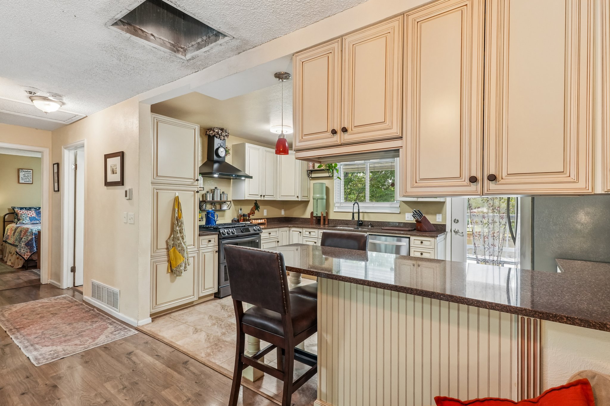 Eudora Cir-S0207-018.jpg