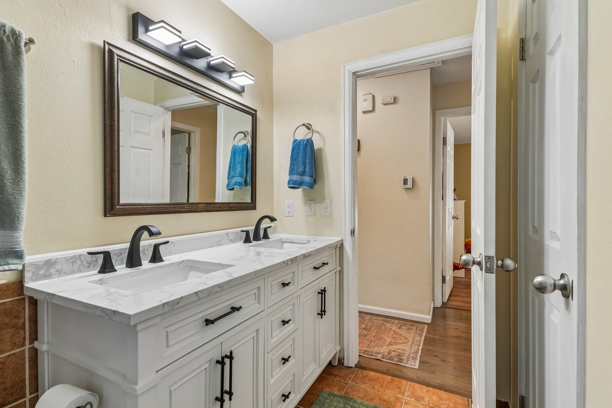 Eudora Cir-S0207-032.jpg