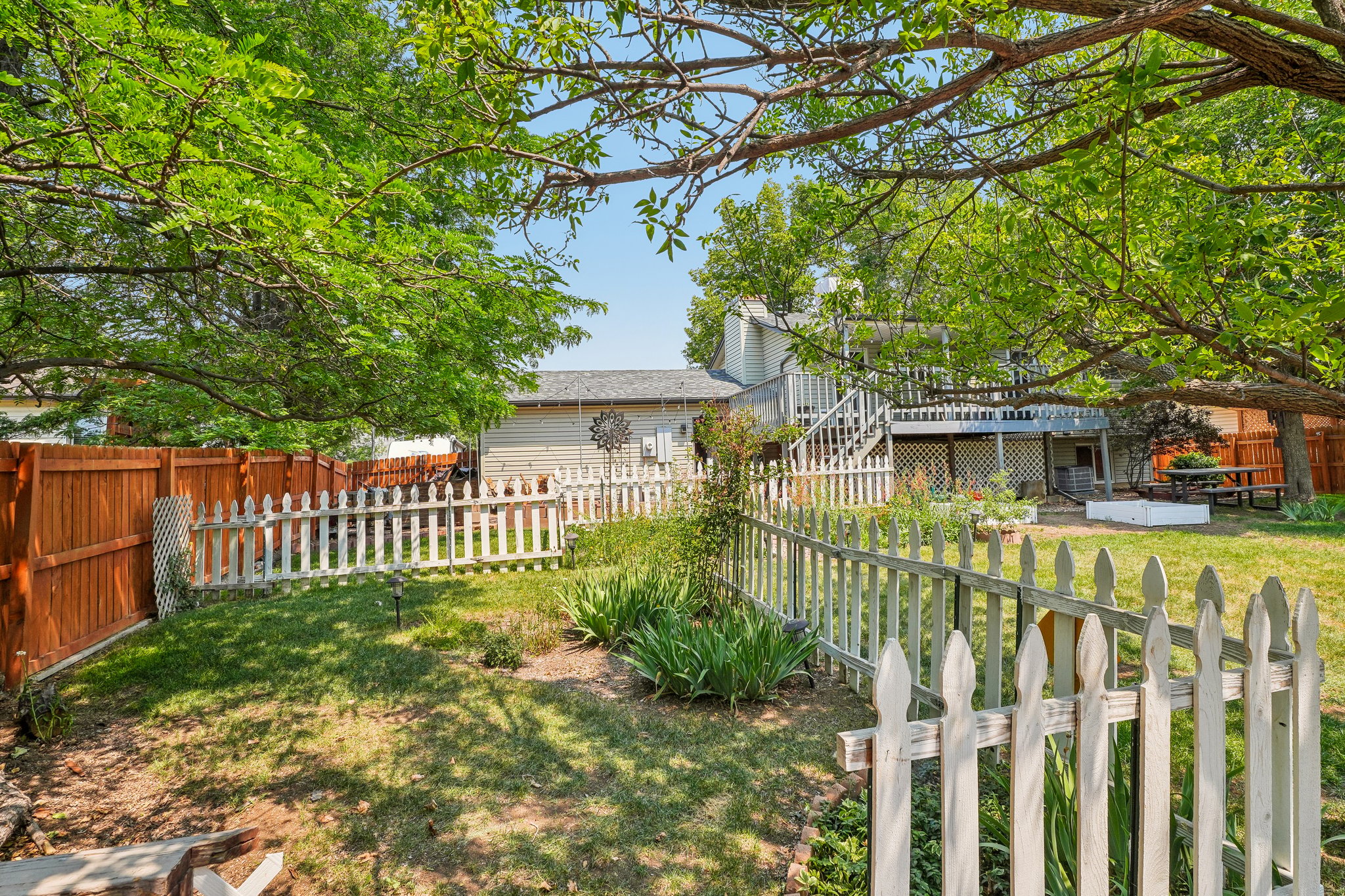 Eudora Cir-S0207-047.jpg