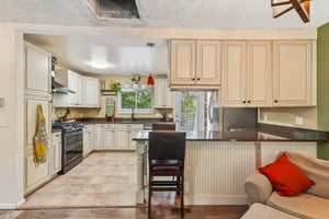 Eudora Cir-S0207-019.jpg
