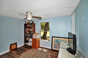  Photo 40