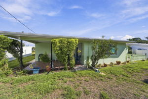 Rear Exteriors (6)