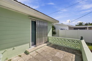 Rear Exteriors (9)