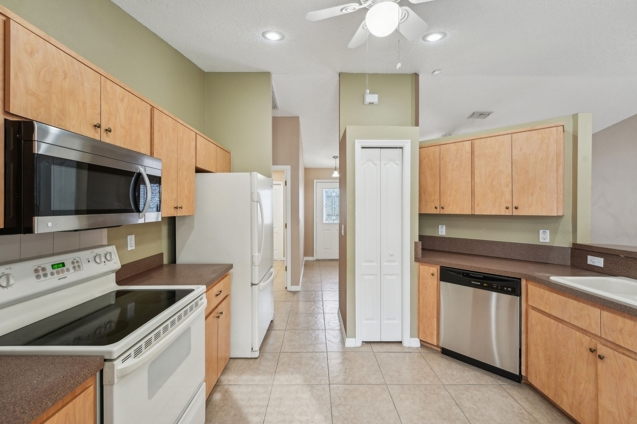 Addison St-013