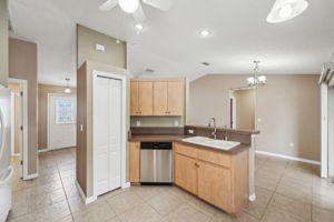 Addison St-014