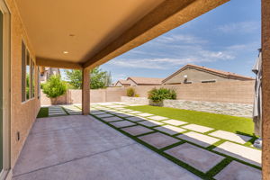  Photo 56