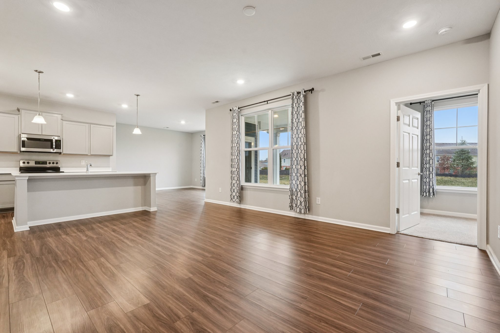 Cortland Ln-S1101-009.jpg