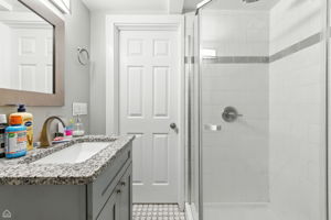 1108 N Wolcott Ave - G_003