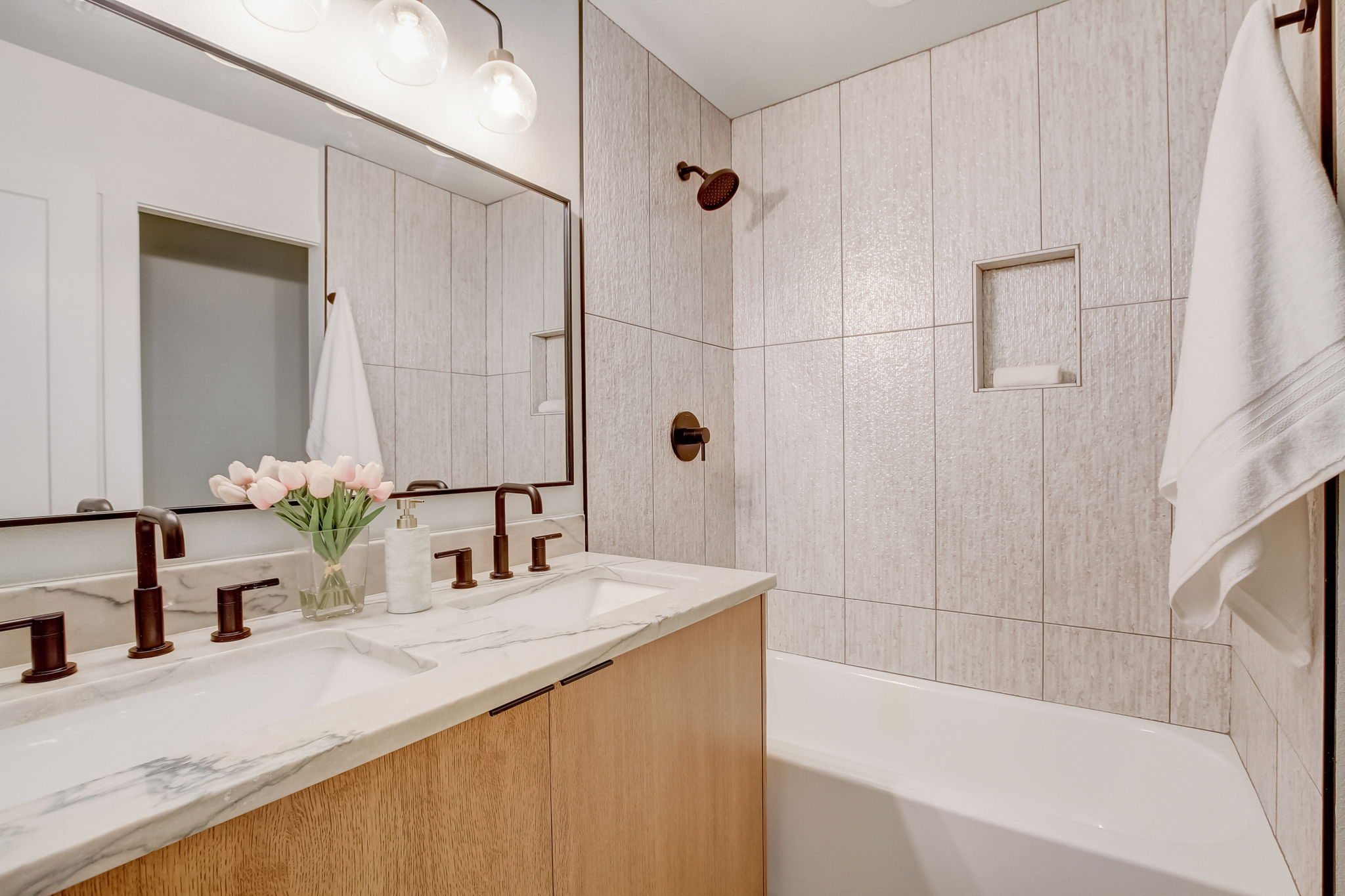 Quaker Ridge Dr-043