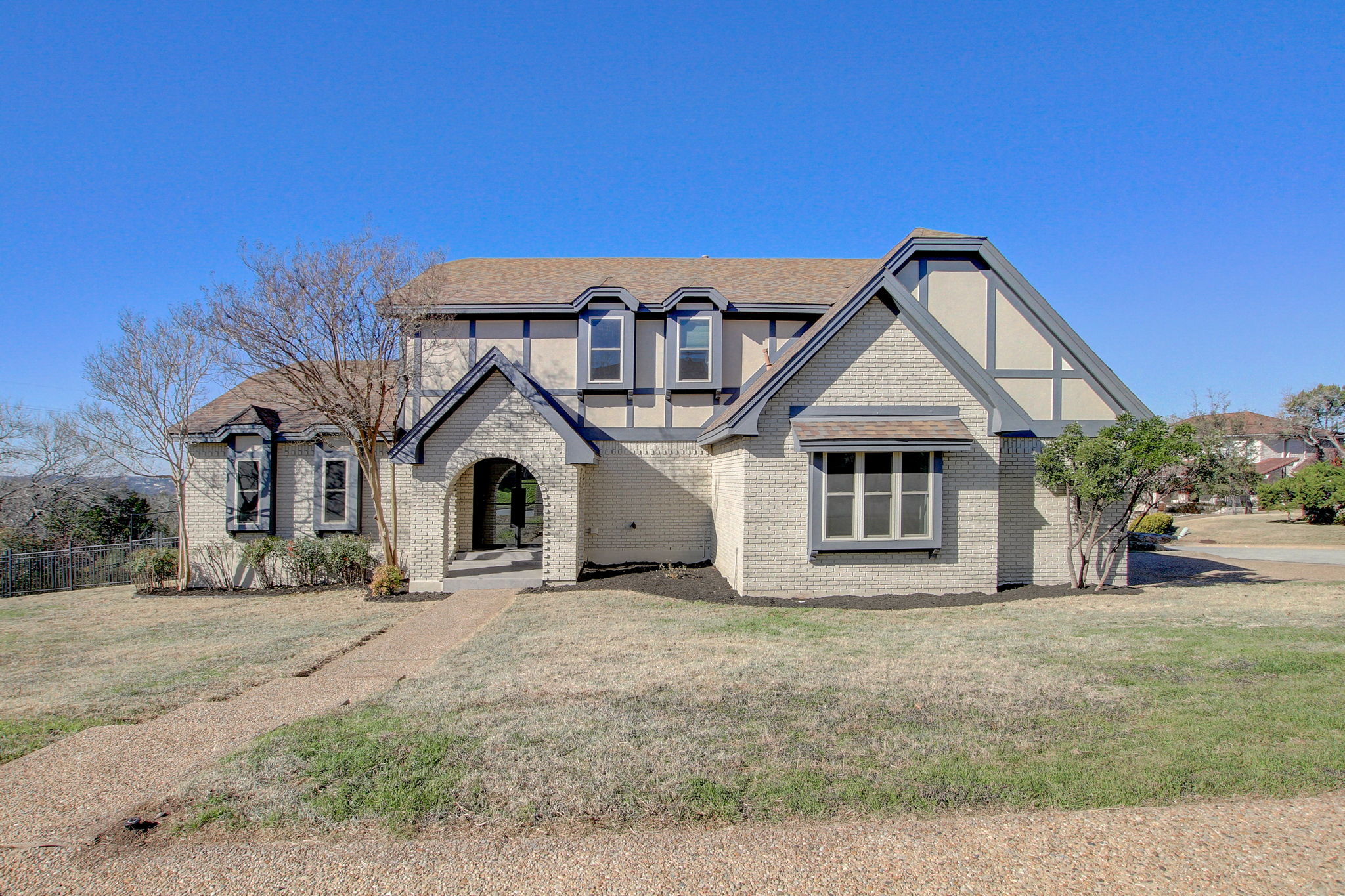Quaker Ridge Dr-002