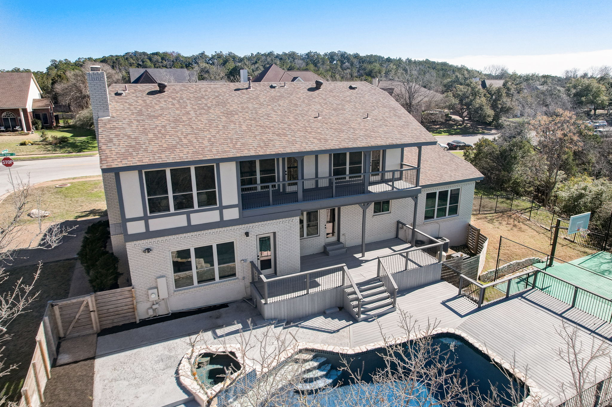 Quaker Ridge Dr-079