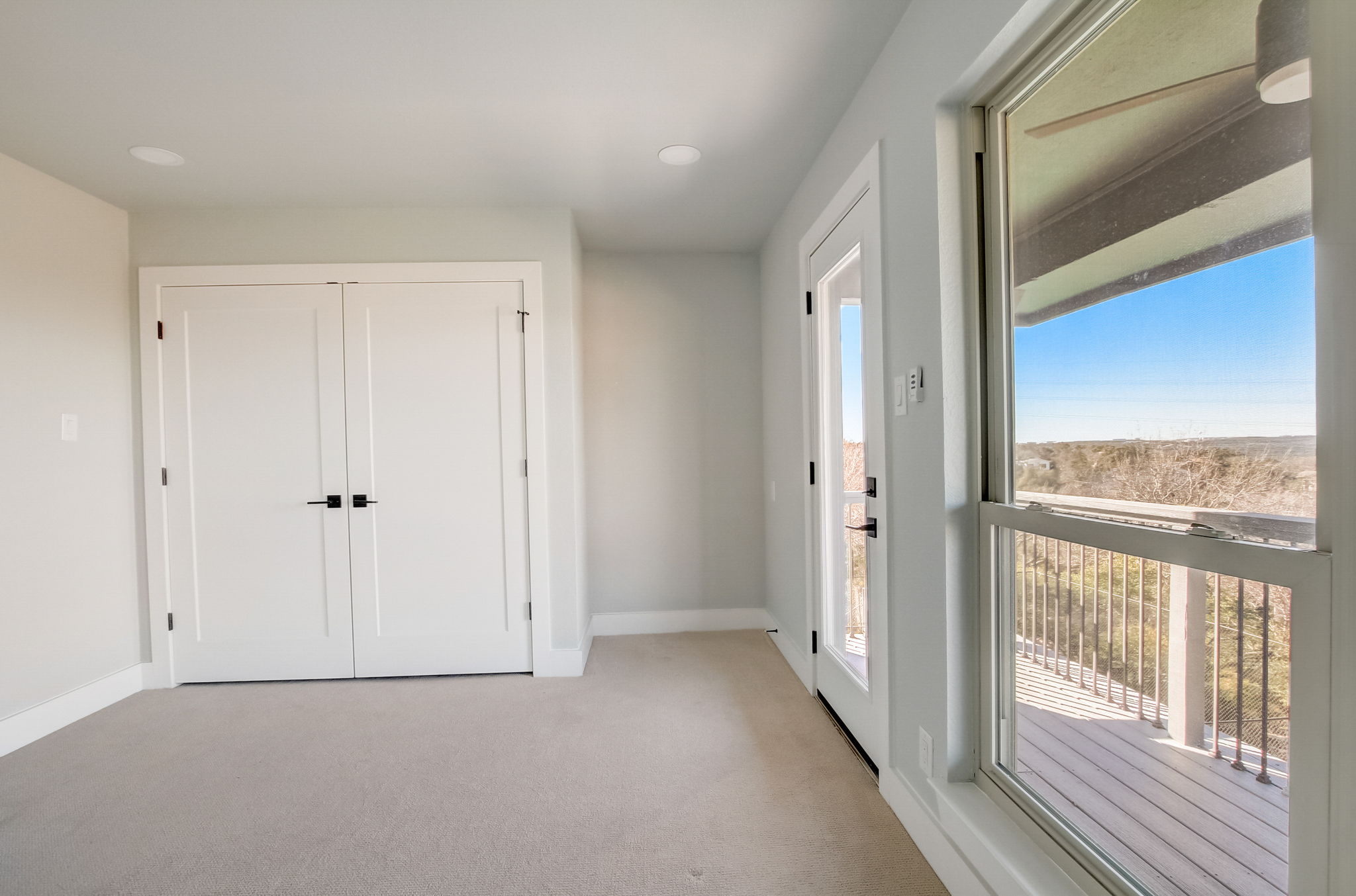 Quaker Ridge Dr-036