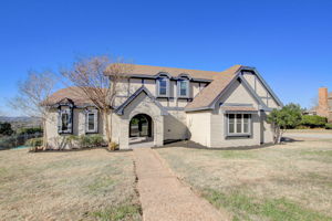 Quaker Ridge Dr-003