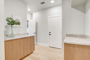 Quaker Ridge Dr-034