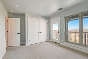 Quaker Ridge Dr-042