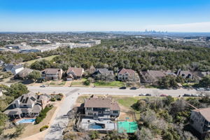 Quaker Ridge Dr-073