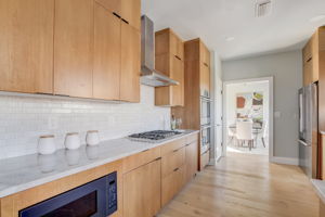 Quaker Ridge Dr-021