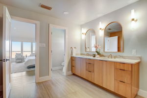 Quaker Ridge Dr-051