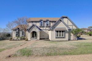 Quaker Ridge Dr-002