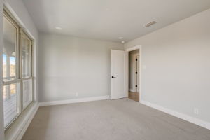 Quaker Ridge Dr-037