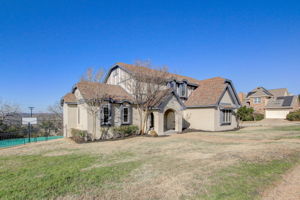 Quaker Ridge Dr-001