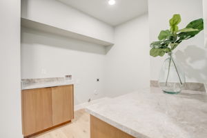 Quaker Ridge Dr-033