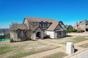 Quaker Ridge Dr-064