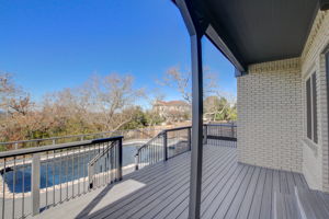 Quaker Ridge Dr-055