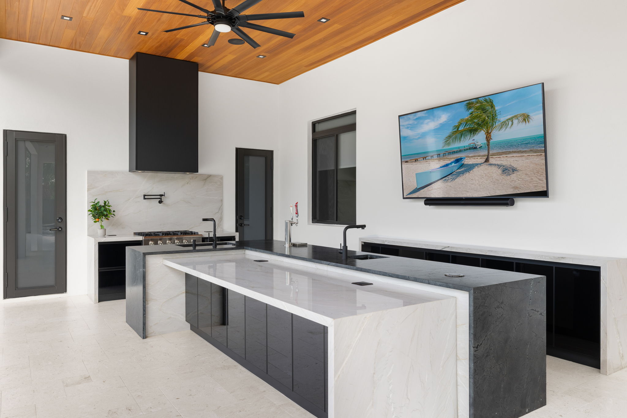 Outdoor Kitchen 1 of 3