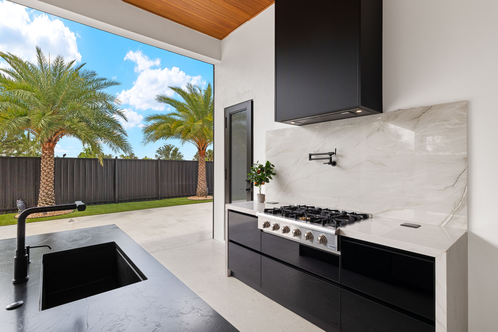 Outdoor Kitchen 3 of 3