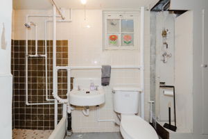  Photo 40