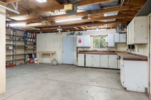  Photo 33