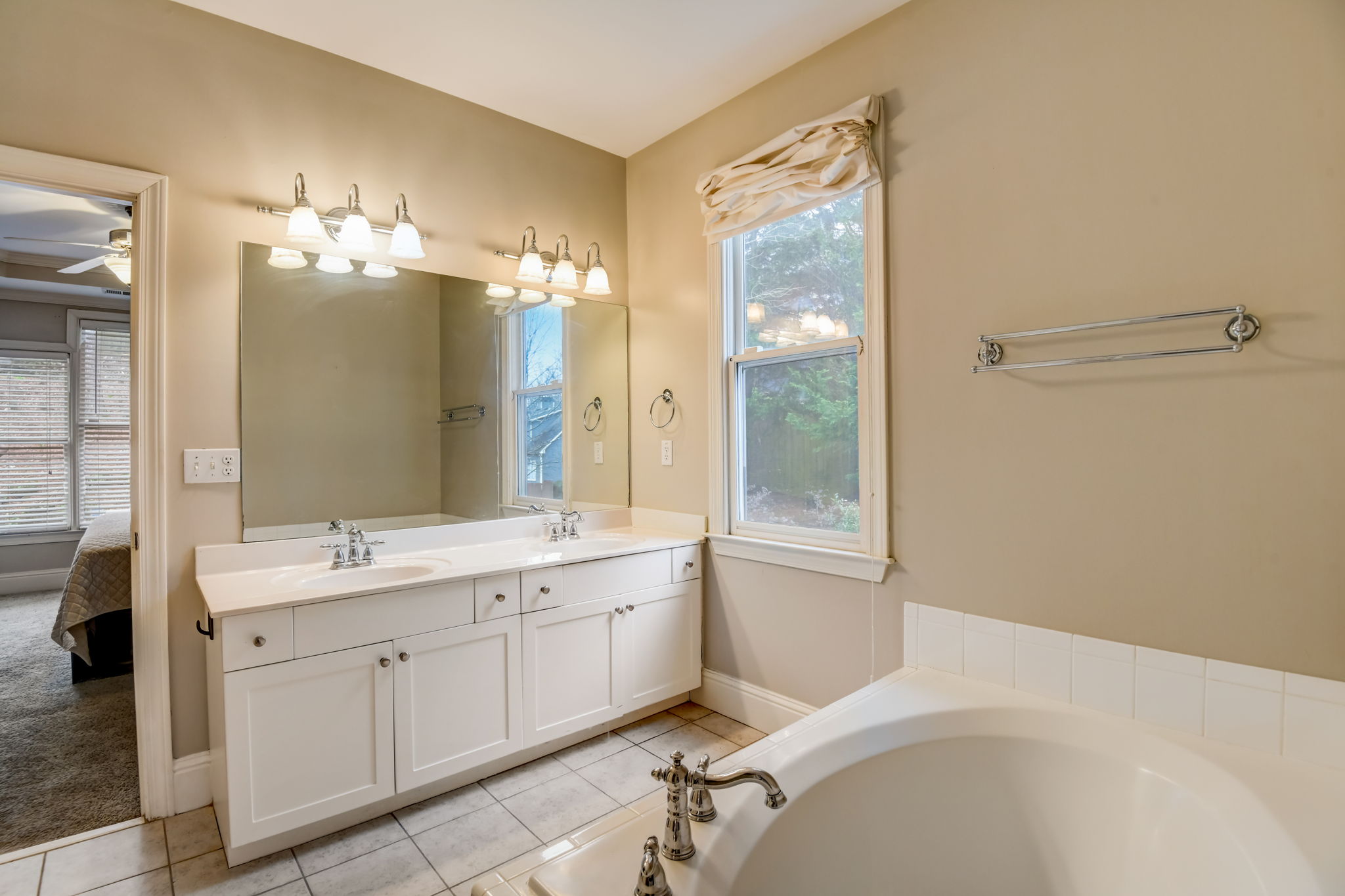 Mckenna Pl SE-019